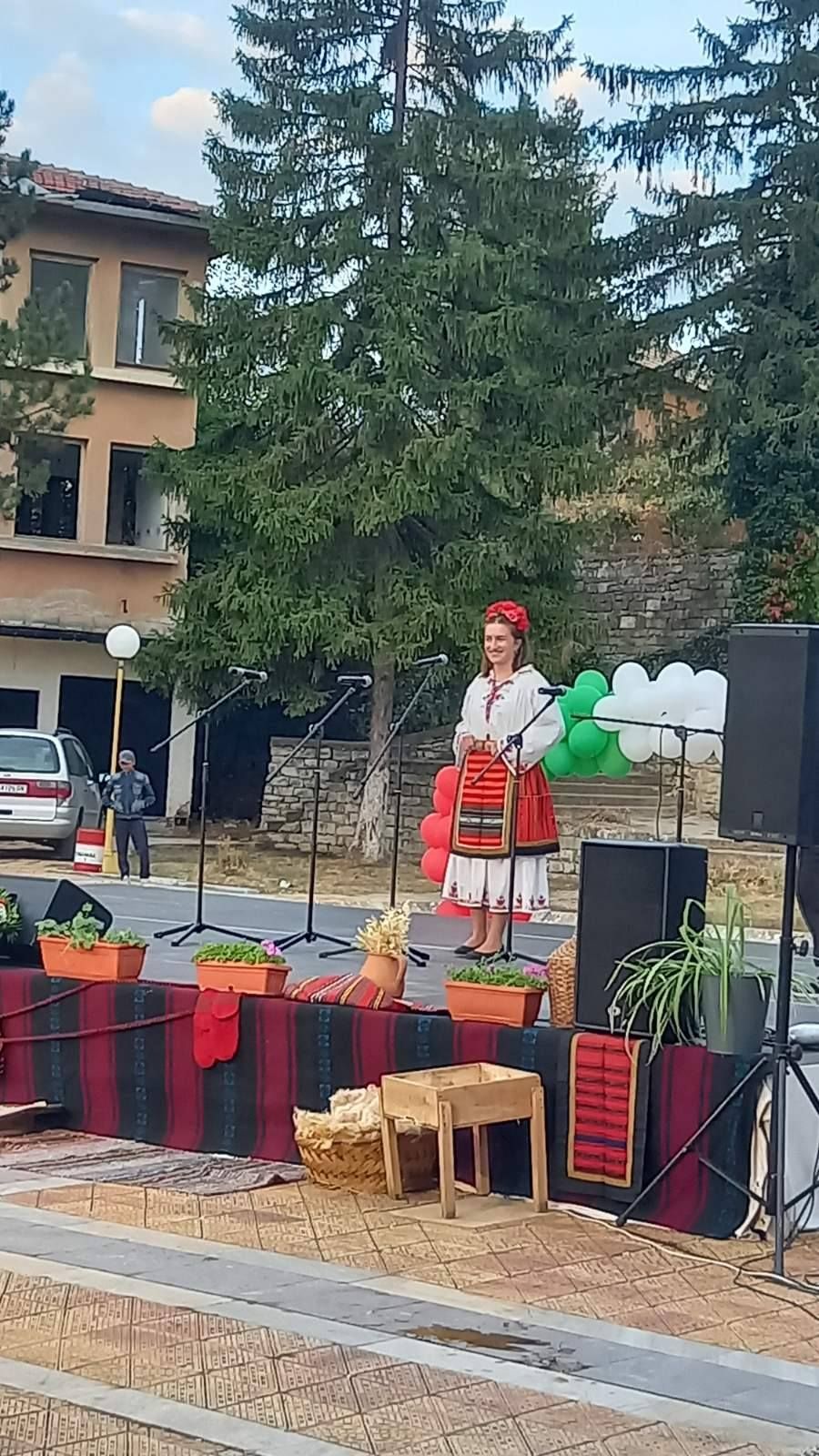 ОБЩИНСКИ ПРЕГЛЕД НА ХУДОЖЕСТВЕНАТА САМОДЕЙНОСТ в с. Петърница 19
