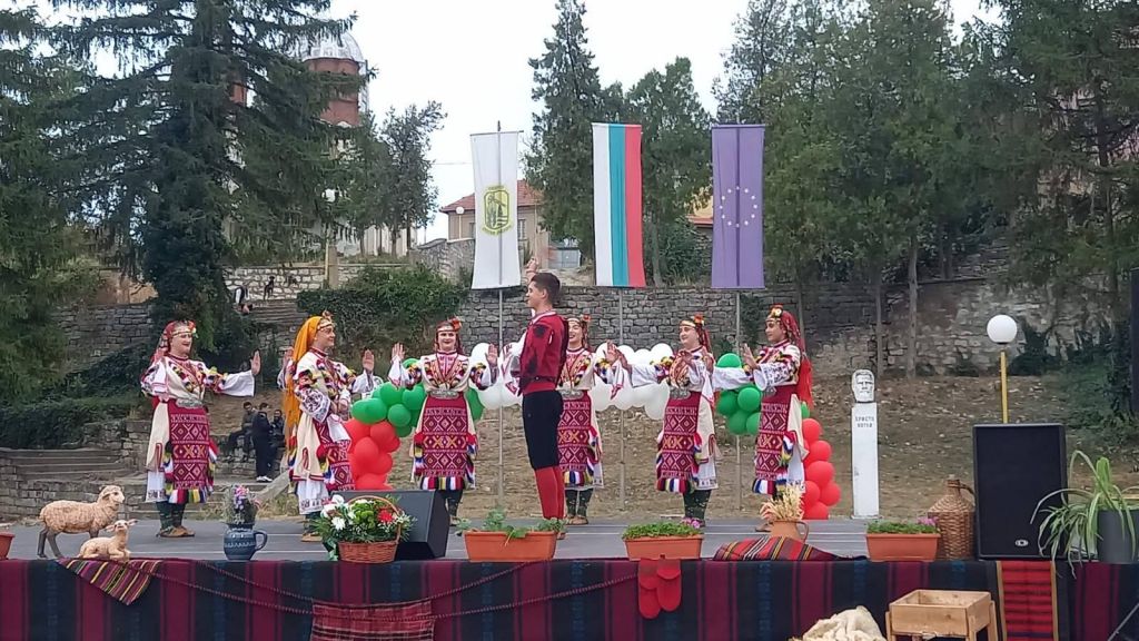 ОБЩИНСКИ ПРЕГЛЕД НА ХУДОЖЕСТВЕНАТА САМОДЕЙНОСТ в с. Петърница 2