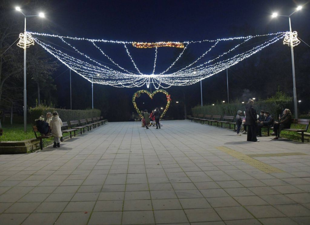 Запалване светлините на Коледното дърво 2025 8